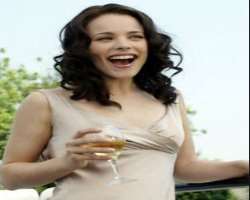 Rachel McAdams consuming alcohol